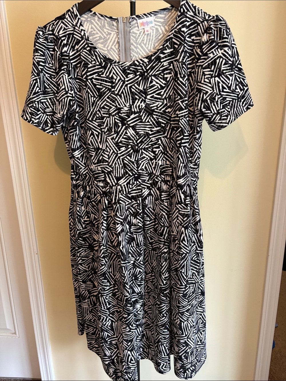 Black & White Patterned Short Sleeve Women's Dress